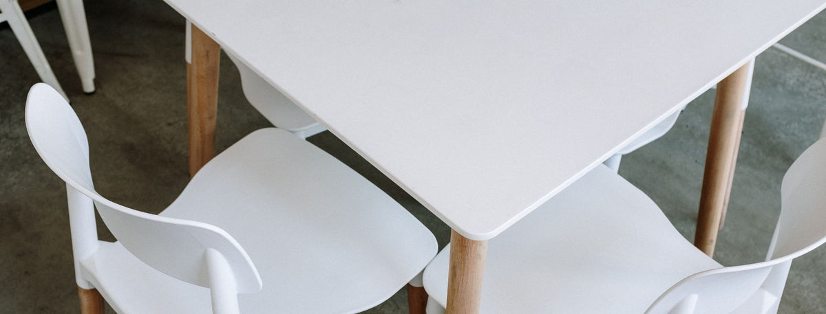 Pulire le superfici in plastica